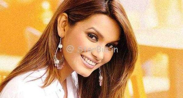 Diana Hayden Wiki, Age, Height, Husband, Family, Biography, Awards, Caste & More