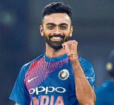 Jaydev Unadkat Height, Weight, Age, Biography, Wiki, Girlfriend, Family