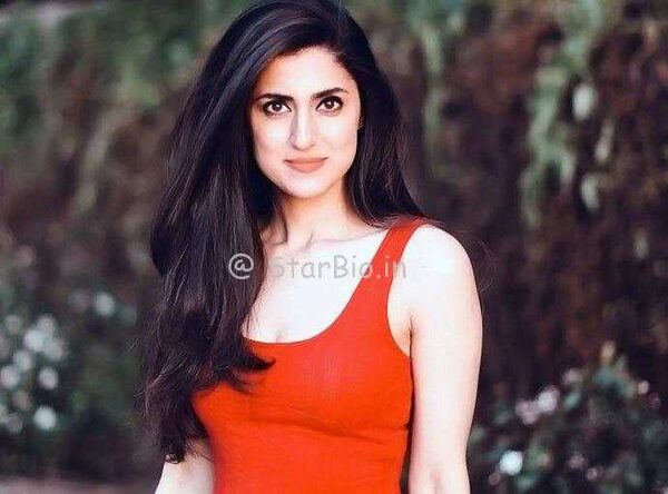 Shivangi Raina age wiki bio boyfriend