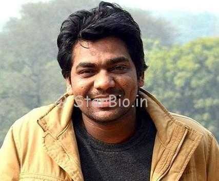 Zakir Khan Height, Weight, Age, Wiki, Biography, Wife, Family, Profile