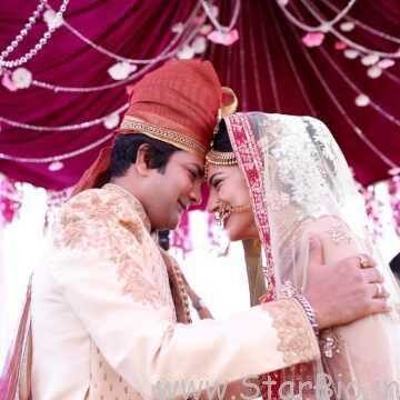 Aniket Vishwasrao marries Hrudayat Something Something co-star Sneha Chavan