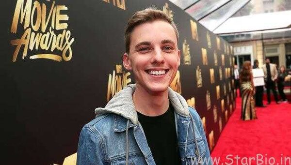 Jon Cozart Photo