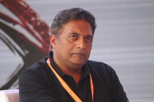 Prakash Raj forced to leave CRPF jawan’s funeral after some in crowd object to his presence