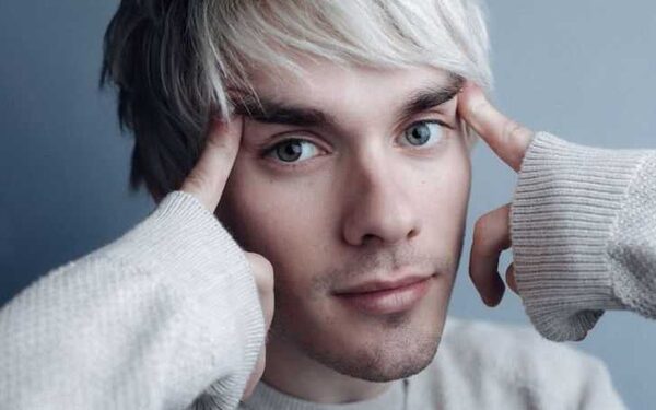 Check Out Awsten Knight’s Income as a Singer; His Net Worth!