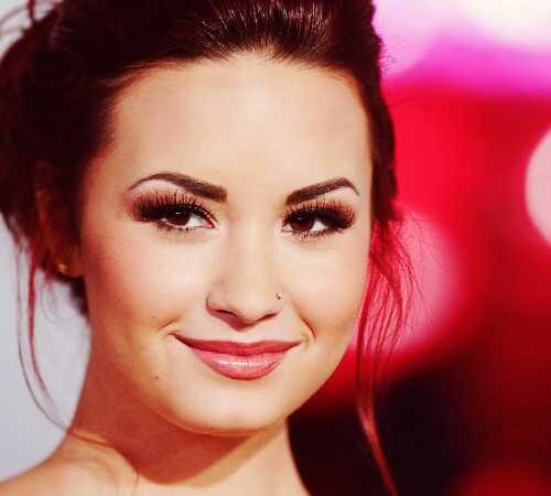 Demi Lovato Age, Biography, Net Worth, Height, Weight, Size, Film, Album