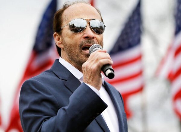 Lee Greenwood Age, Net worth, Wife, Biography, Wiki